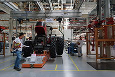 張寶文考察愛(ài)科常州生產(chǎn)基地，強(qiáng)調(diào)推進(jìn)高端農(nóng)機(jī)國(guó)產(chǎn)化與技術(shù)服務(wù)